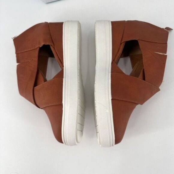 Journee Collection Seena Wedge Sneaker Sandal Cut out Size 40, brown Size 10 - Picture 3 of 6